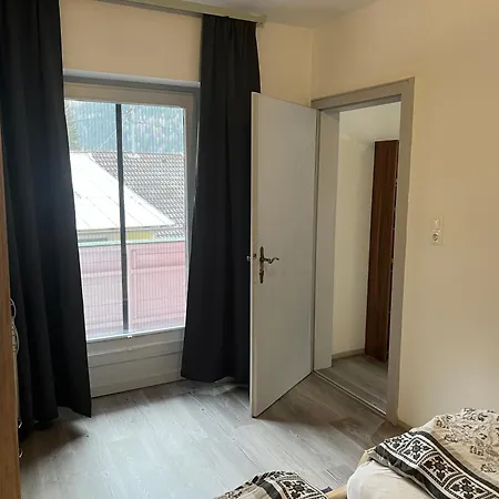 Flying Hirsch Apartment *